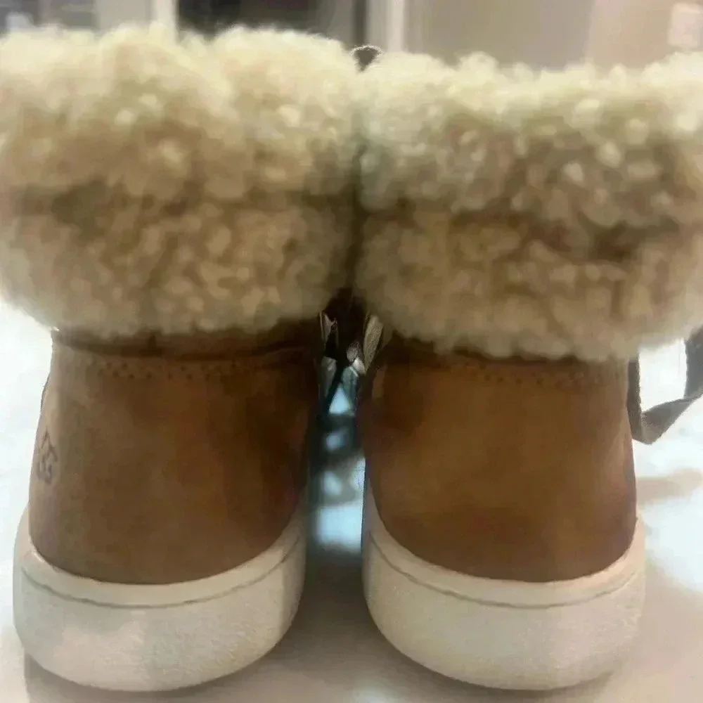 Woman's size 6 Ugg bootie/sneaker chestnut color